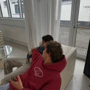 ES HOODIE